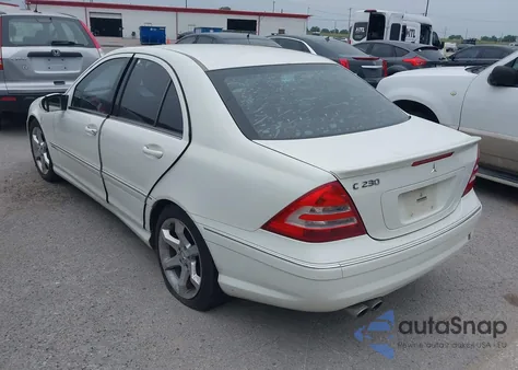 2007 Mercedes-Benz C 230 Sport z USA, uszkodzony, nr VIN WDBRF52H07F934221